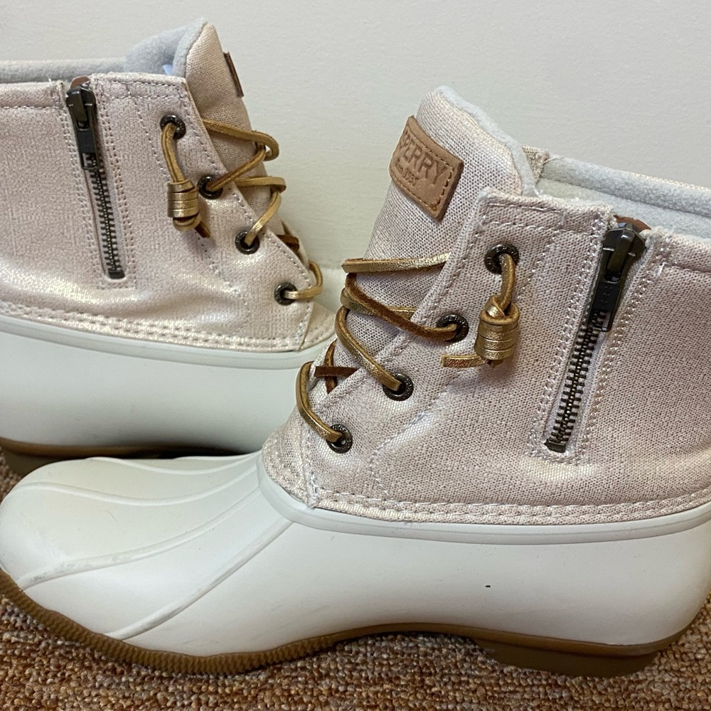 Sperry Women's Beige and Gold Top Sider Canvas Rain Boots. Size 9 - Picture 5 of 9